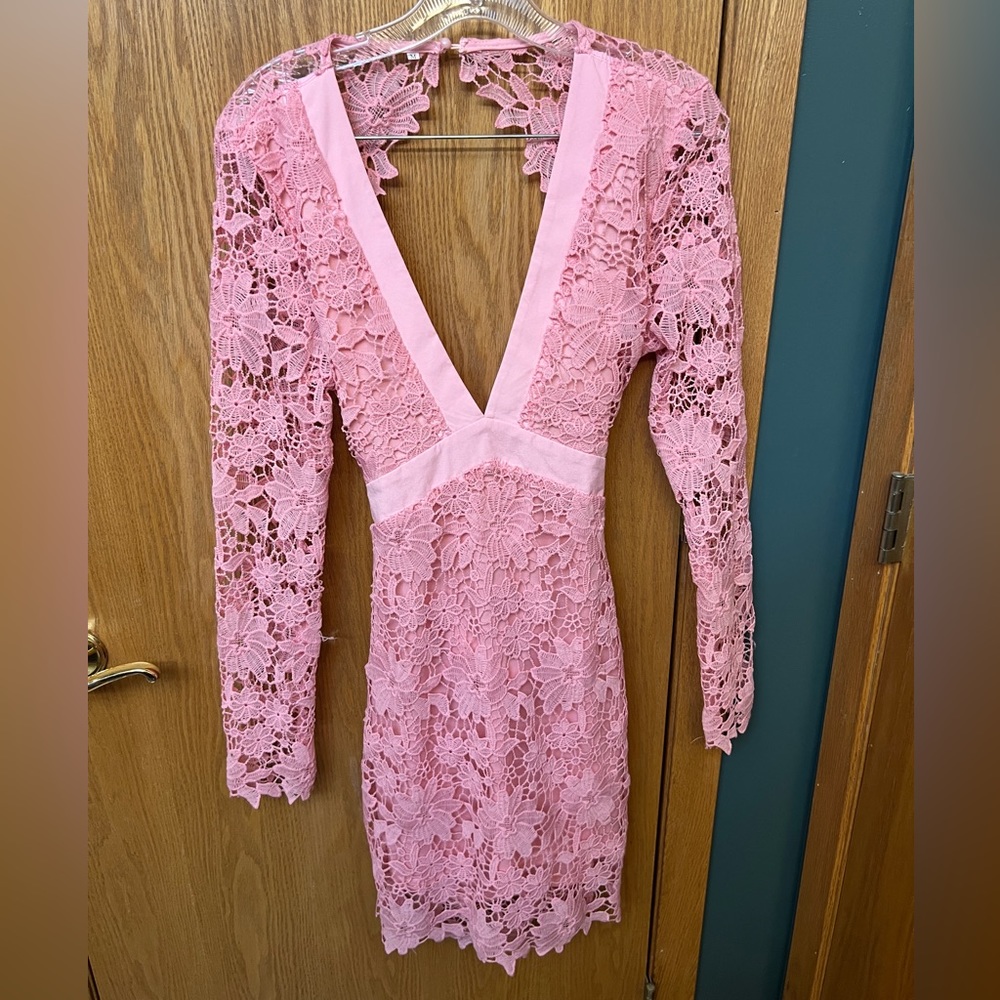 Pink lace long sleeve body-con dress